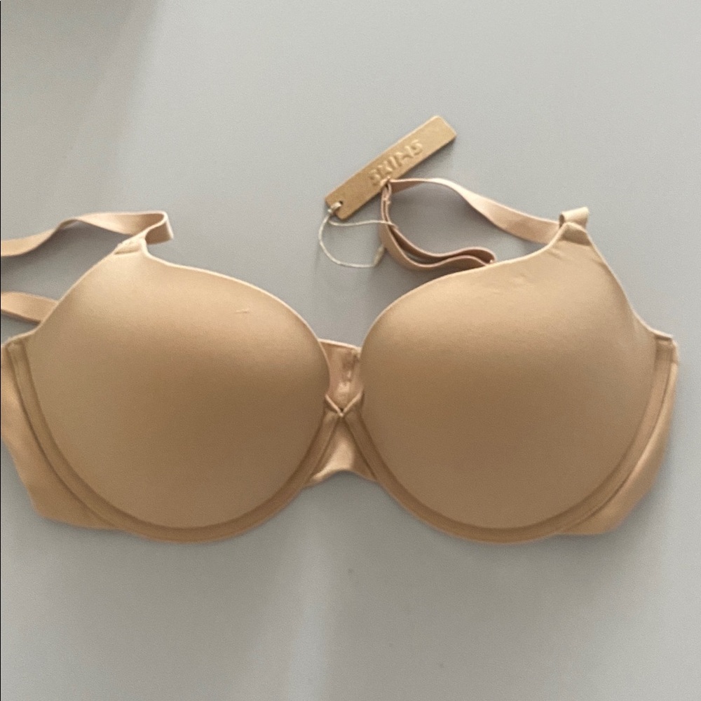 SKIMS BRA Size 38C